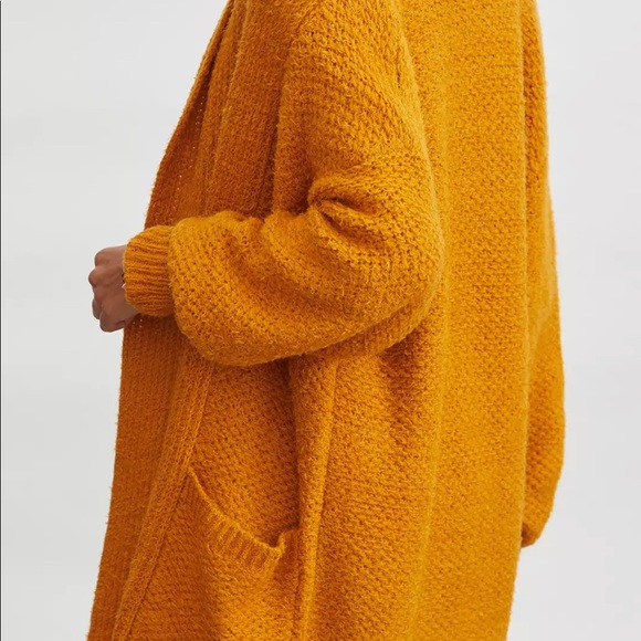 NWT Size M This cardigan complements dewy mornings and chilly evenings with ease - Picture 7 of 15